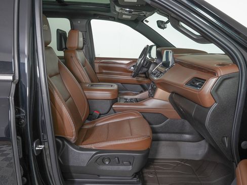 Used 2021 Chevrolet Suburban High Country image 9