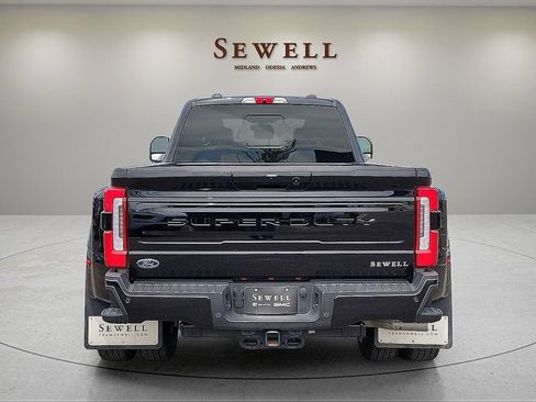Used 2025 Ford F350 Platinum AWD/4WD image 4