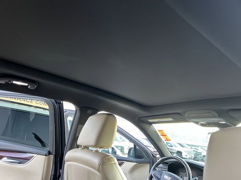 Used 2018 Cadillac XT5 Luxury image 16