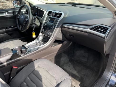 Used 2014 Ford Fusion SE image 9