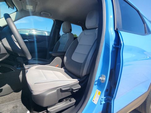 Used 2024 Chevrolet TrailBlazer LS w/ LS Convenience Package AWD/4WD image 11