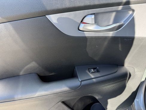 Used 2023 Kia Forte LXS image 31