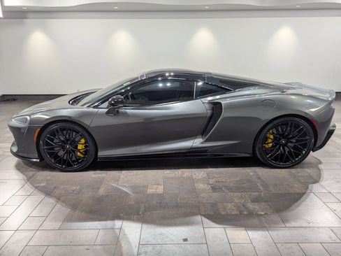 Used 2022 McLaren GT image 3