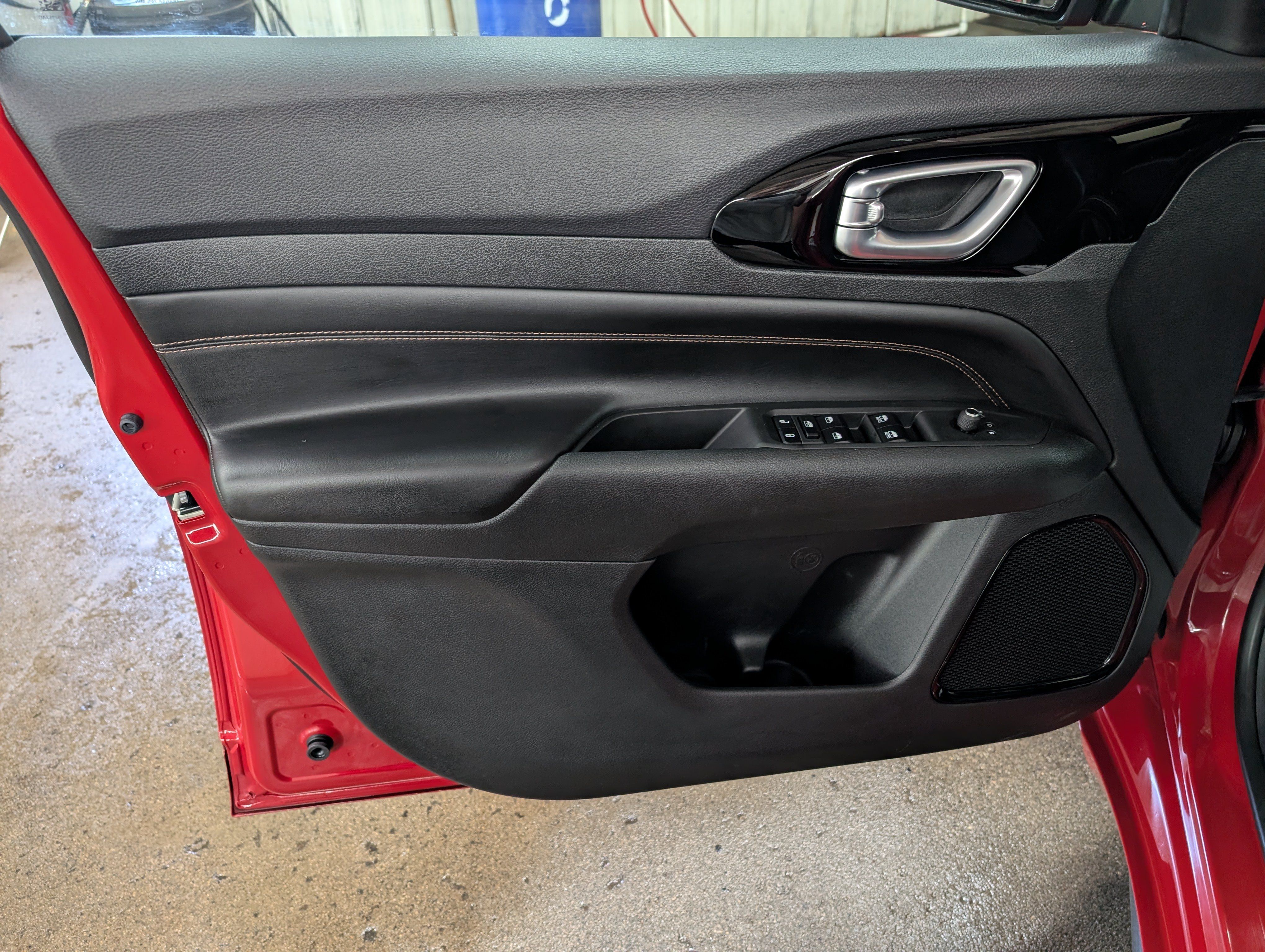 Used 2022 Jeep Compass Limited AWD/4WD image 14