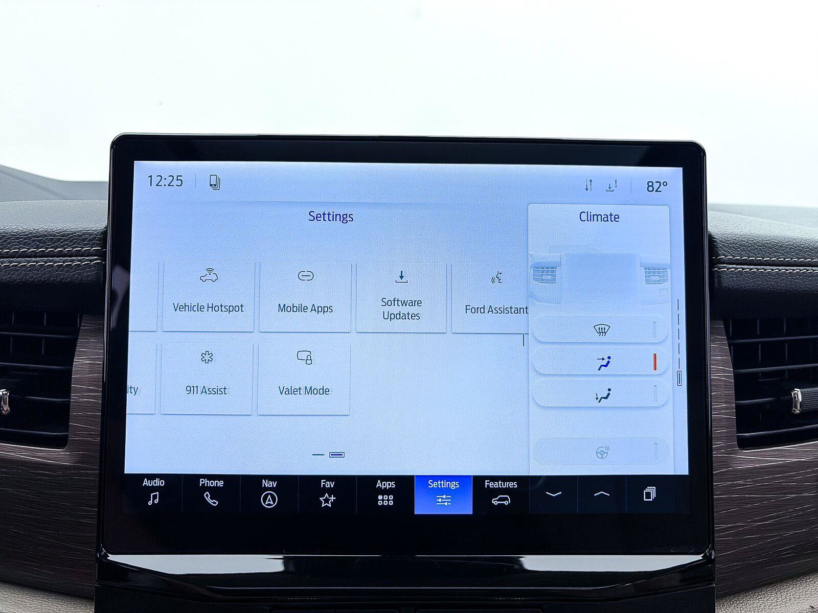 Used 2024 Ford Expedition Max Limited AWD/4WD image 29