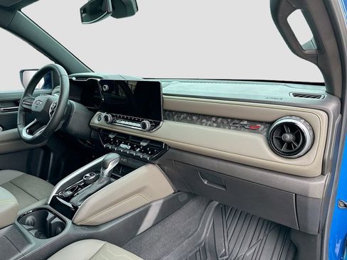 Used 2024 Chevrolet Colorado ZR2 w/ ZR2 Convenience Package III image 29