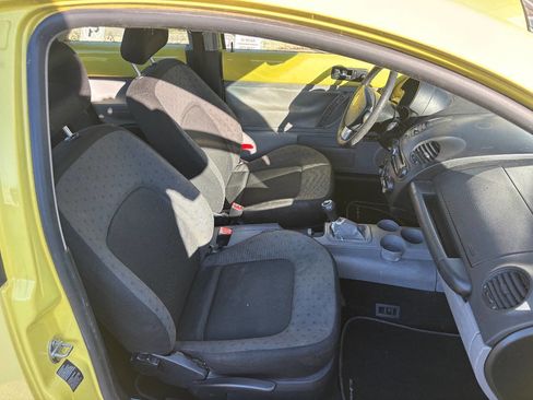 Used 2001 Volkswagen Beetle GL image 14