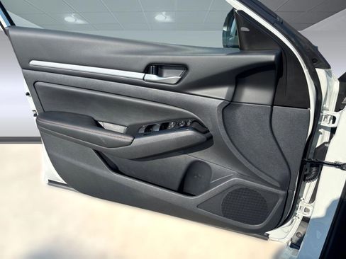 New 2025 Nissan Altima 2.5 SR w/ SR Premium Package image 23