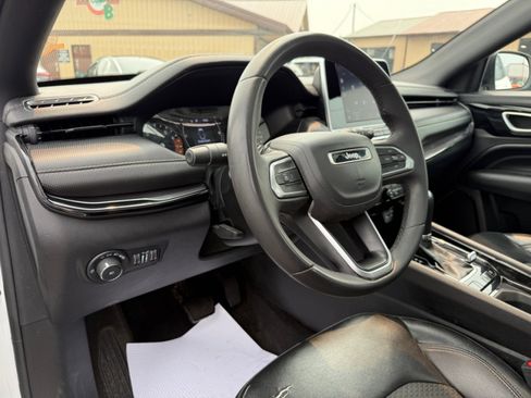 Used 2022 Jeep Compass Latitude w/ Sun and Sound Group AWD/4WD image 19