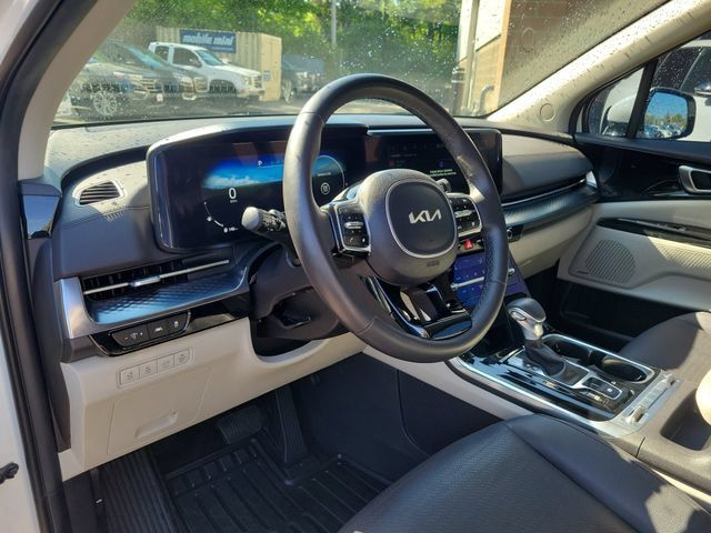 Used 2024 Kia Carnival FWD image 15