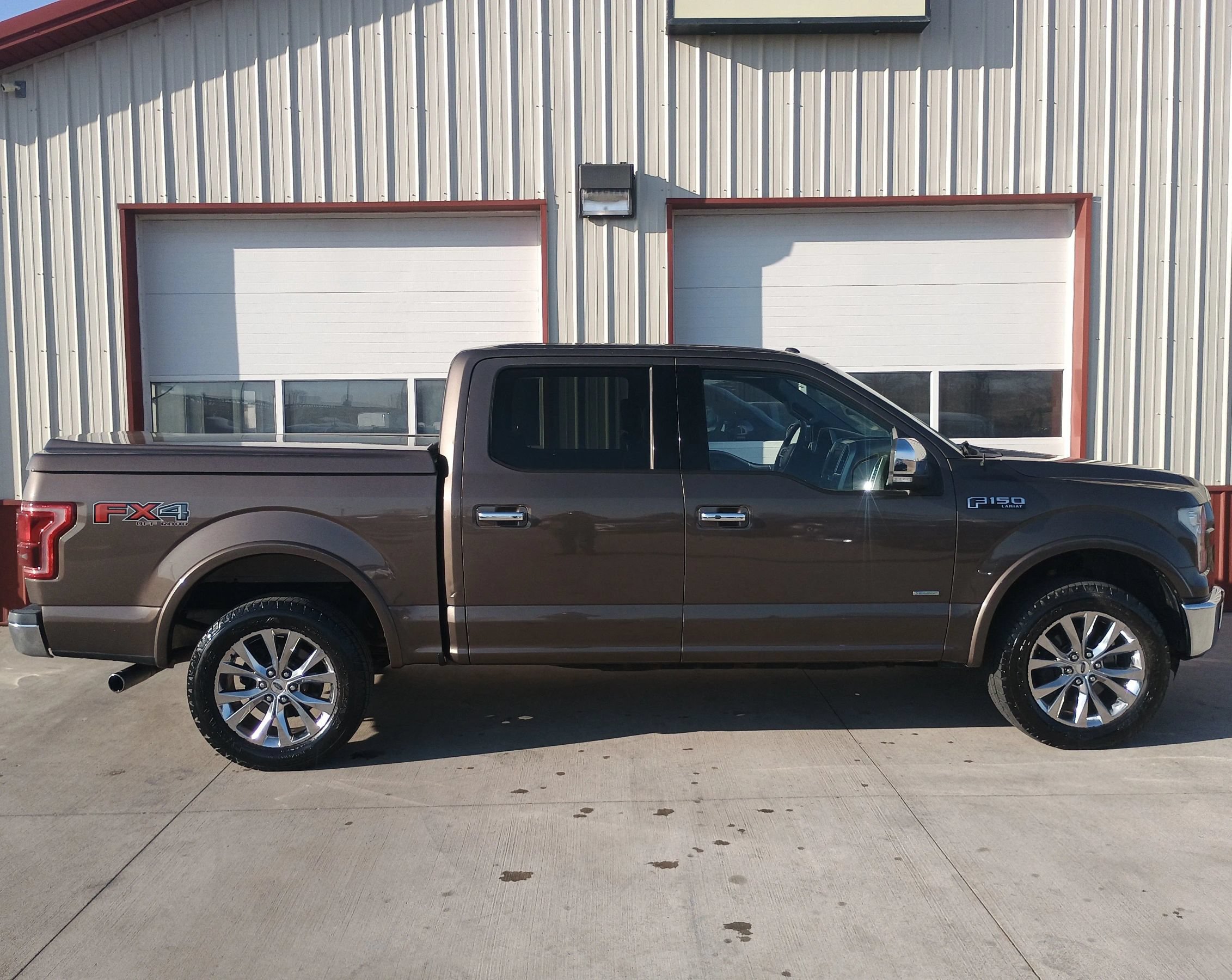 Used 2015 Ford F150 Lariat w/ Equipment Group 502A Luxury AWD/4WD image 29