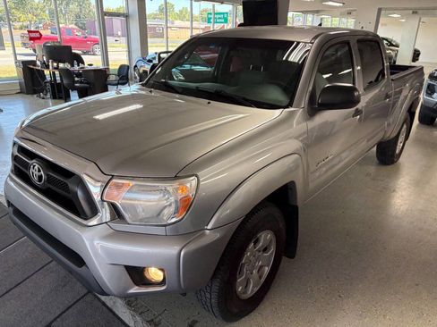 Used 2015 Toyota Tacoma 4x4 Double Cab image 2
