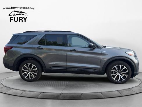 Used 2023 Ford Explorer ST-Line w/ Class IV Trailer Tow Package AWD/4WD image 2