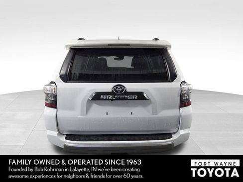 Used 2024 Toyota 4Runner TRD Off-Road Premium AWD/4WD image 8