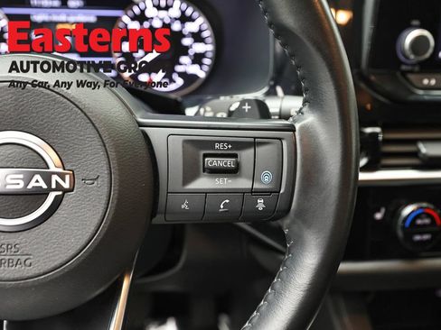 Used 2025 Nissan Pathfinder SV FWD image 16