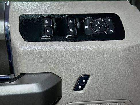Used 2017 Ford F150 XLT w/ Equipment Group 302A Luxury AWD/4WD image 10