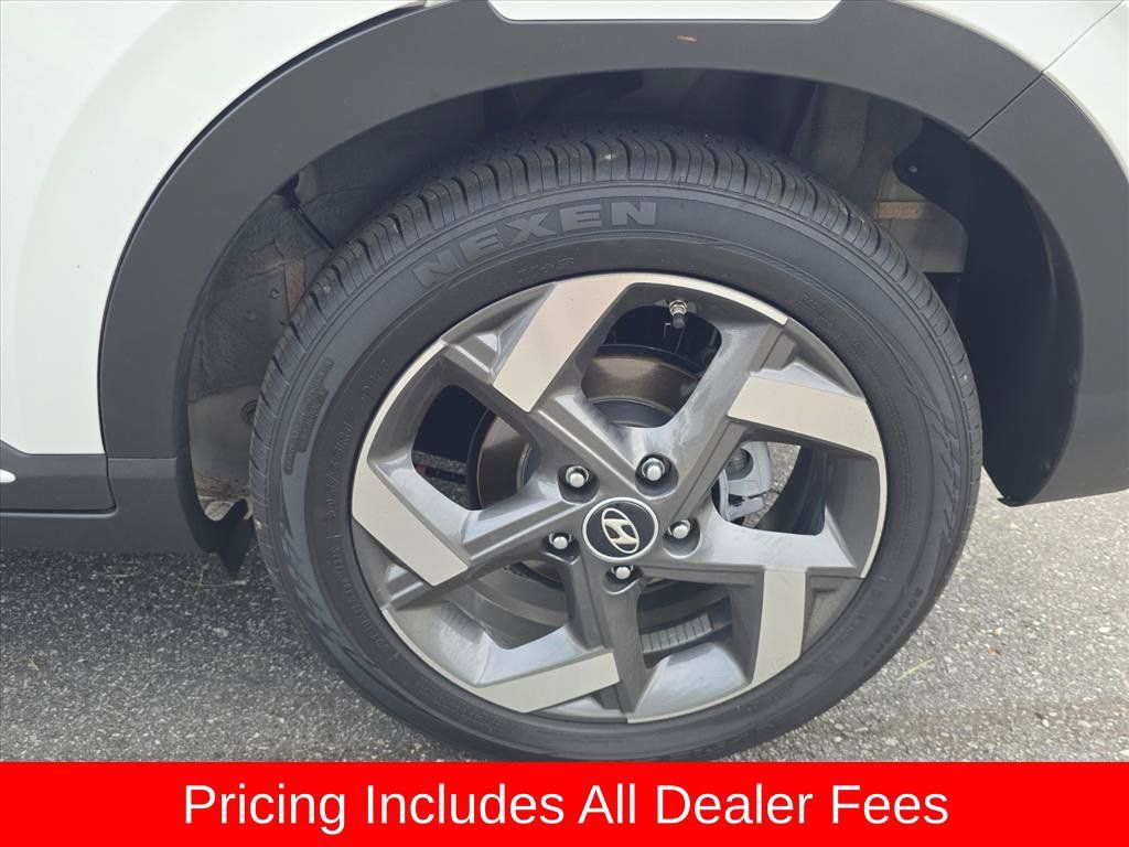 Used 2026 Hyundai Venue SEL FWD image 7