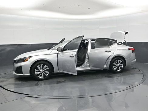 Used 2024 Nissan Altima 2.5 S FWD image 49