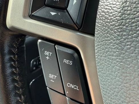 Used 2022 Ford F250 Lariat w/ Black Appearance Package image 36