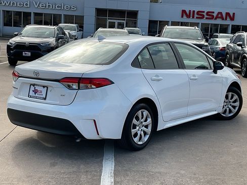 Used 2025 Toyota Corolla LE image 5