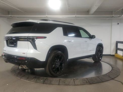 Used 2026 Chevrolet Traverse RS image 8