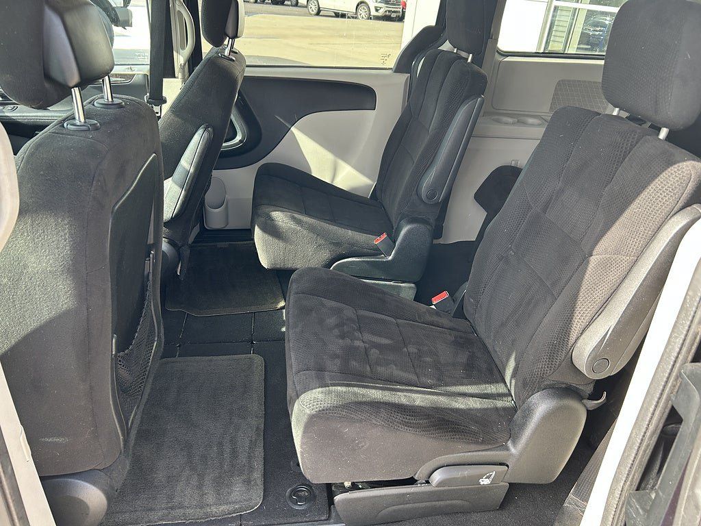 Used 2013 Dodge Grand Caravan SXT w/ Rear Park Assist Pkg FWD image 15