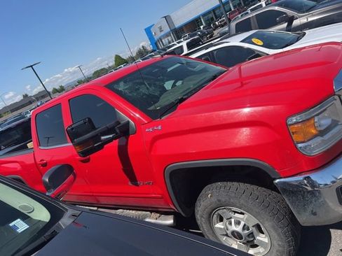 Used 2017 GMC Sierra 2500 SLE w/ HD SLE Preferred Plus Package AWD/4WD image 7