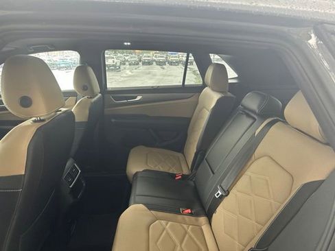 Used 2024 Volkswagen Atlas Cross Sport SE w/ Panoramic Sunroof Package AWD/4WD image 43