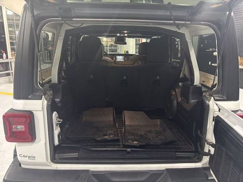 Used 2020 Jeep Wrangler Unlimited Willys image 33
