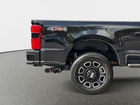 Used 2025 Ford F250 Platinum image 19