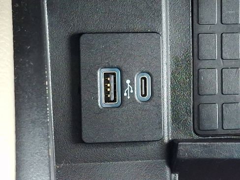 Used 2020 Ford Expedition Limited image 27