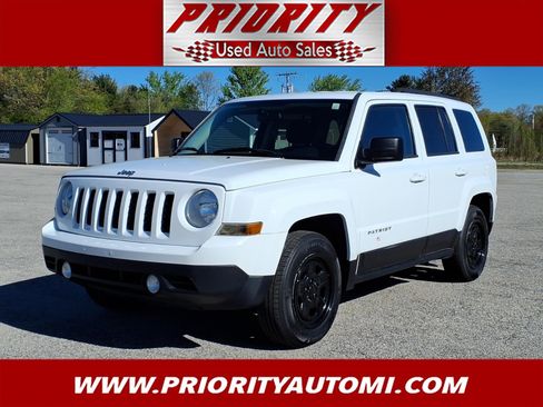 Used 2015 Jeep Patriot Sport w/ Power Value Group FWD image 1
