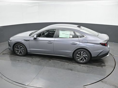 New 2026 Hyundai Sonata Blue FWD image 18