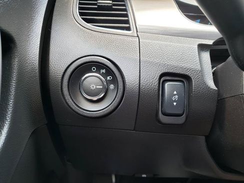 Used 2014 Ford Taurus SEL w/ Equipment Group 201A FWD image 20
