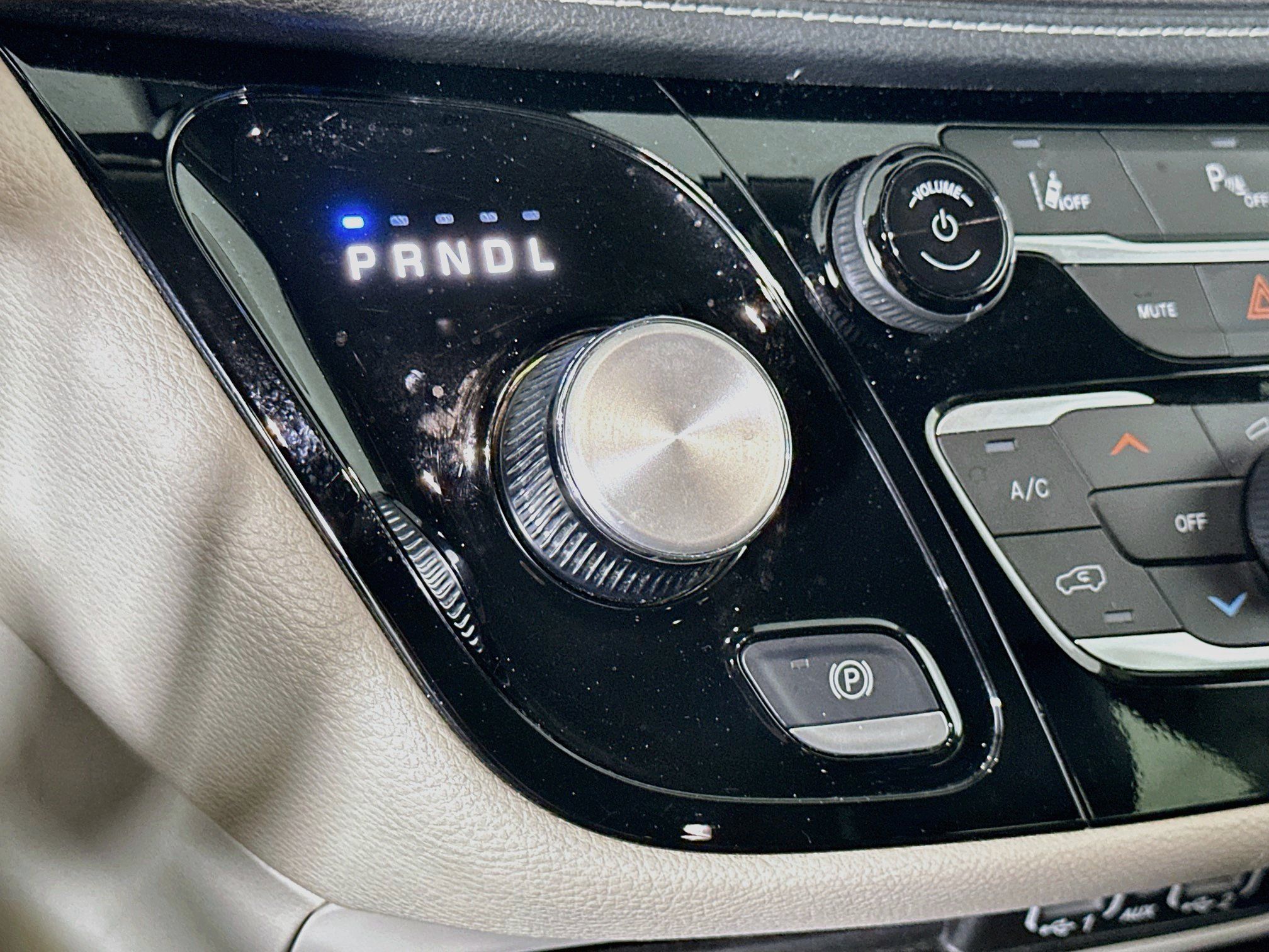 Used 2023 Chrysler Pacifica Touring-L FWD image 24