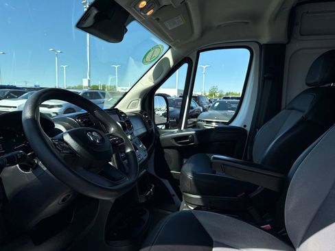 Used 2024 RAM ProMaster 2500 w/ Convenience Group FWD image 14