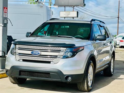 Used 2012 Ford Explorer FWD w/ Class III Trailer Tow Pkg image 2