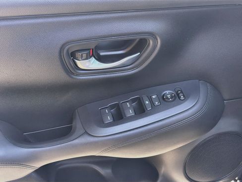 Certified 2024 Honda HR-V LX image 16