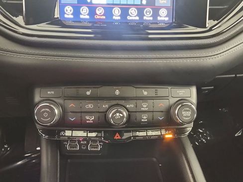 Used 2022 Dodge Durango GT AWD/4WD image 17