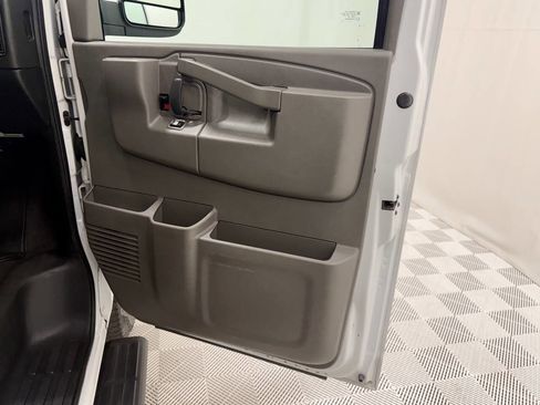 Used 2019 Chevrolet Express 3500 LT w/ LT Preferred Equipment Group image 25