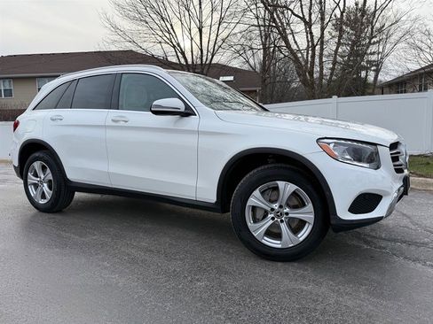 Used 2018 Mercedes-Benz GLC 300 4MATIC image 2