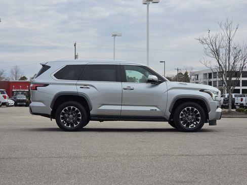 Used 2024 Toyota Sequoia SR5 image 7