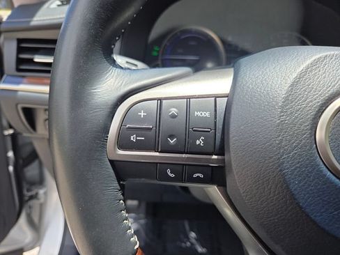 Used 2017 Lexus ES 300h w/ Luxury Package FWD image 28