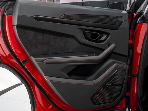 Used 2023 Lamborghini Urus S image 29