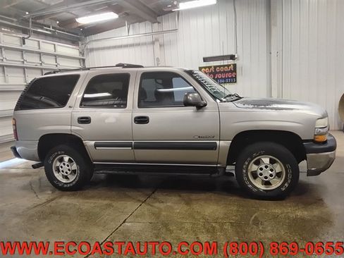 Used 2001 Chevrolet Tahoe LS w/ LS Preferred Equipment Group AWD/4WD image 2