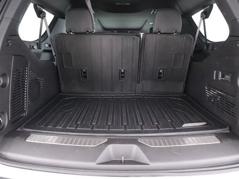Used 2024 GMC Yukon XL Denali AWD/4WD image 33