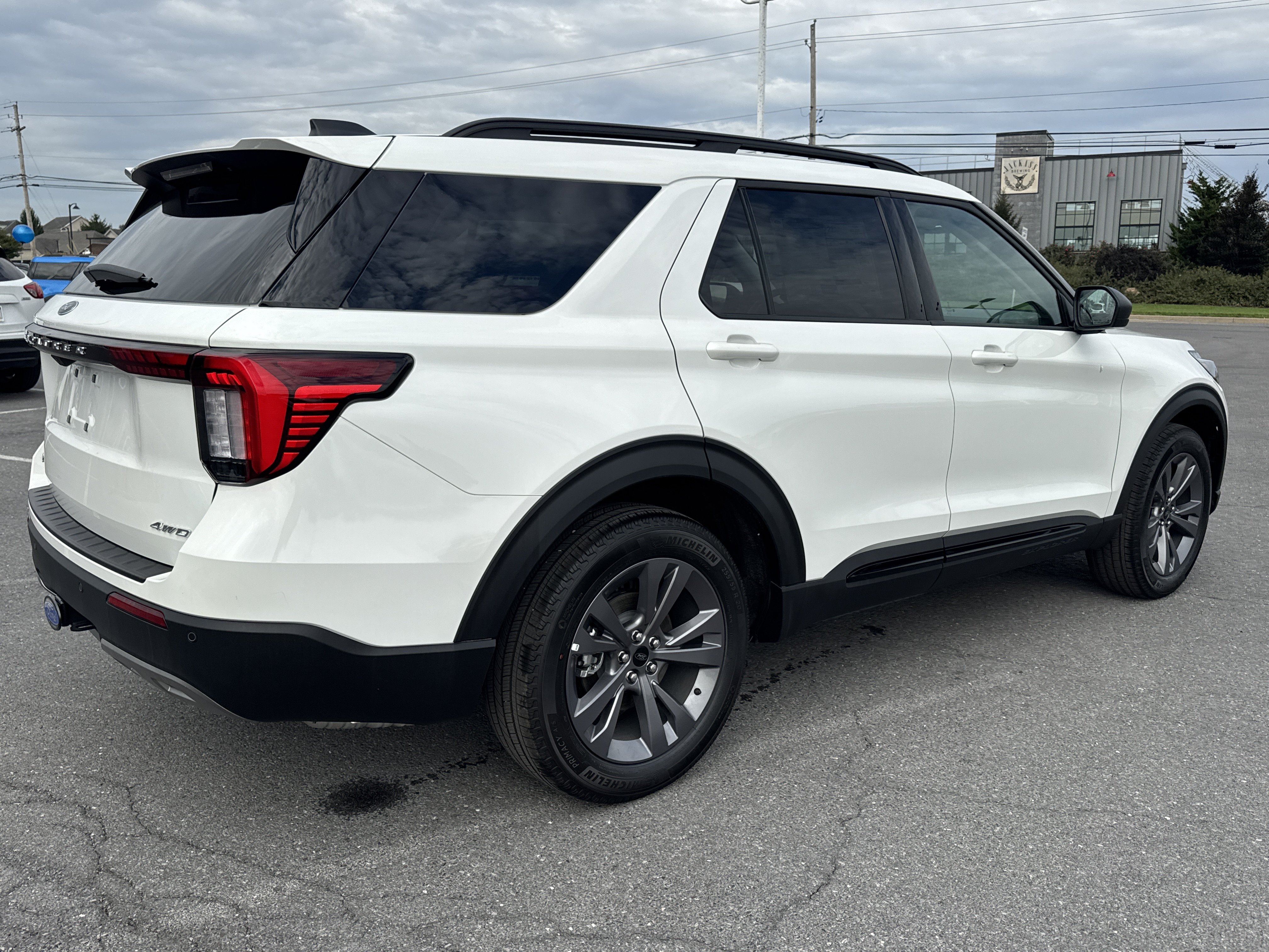 New 2026 Ford Explorer Active w/ Active Comfort Package AWD/4WD image 3