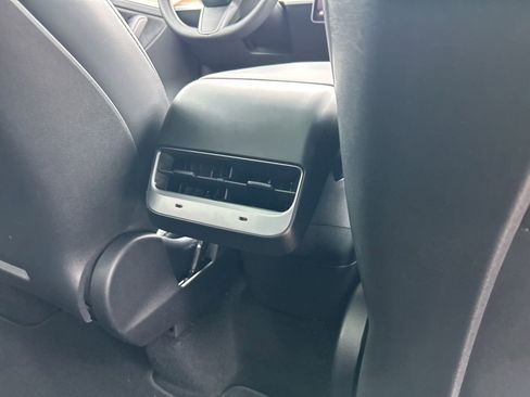 Used 2025 Tesla Model Y Long Range RWD image 41