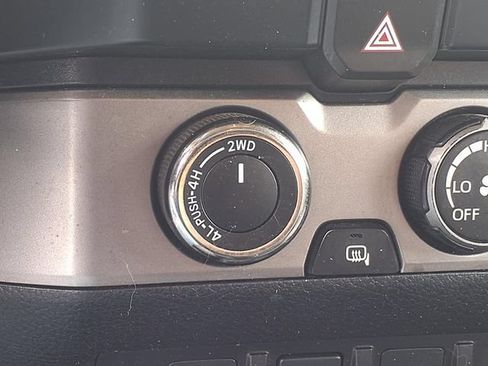 Used 2021 Toyota Tacoma SR AWD/4WD image 12