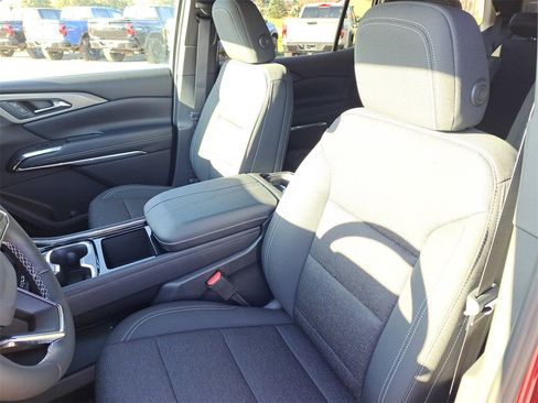 New 2026 Chevrolet Traverse LT w/ LPO, Floor Liner Package image 5